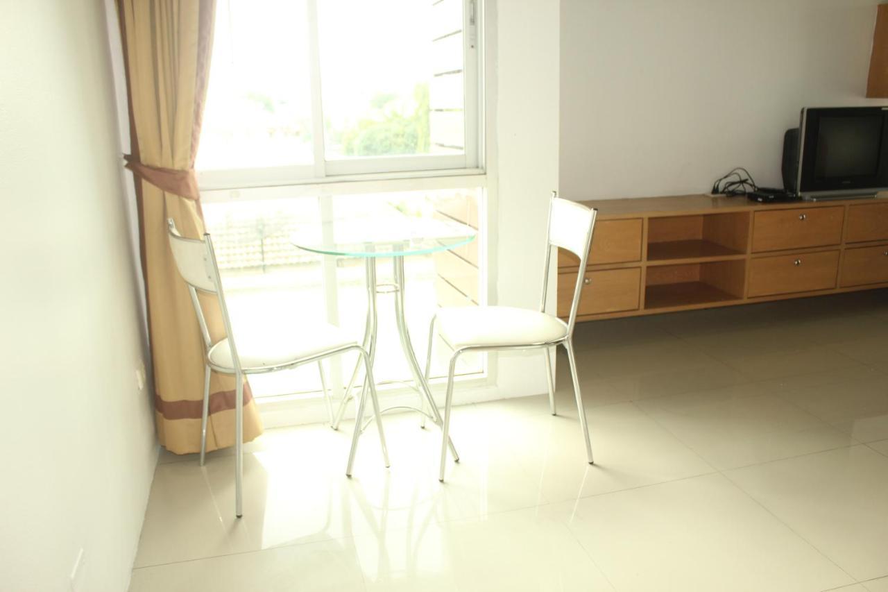 Bansabai Sabaidee Service Apartment Banguecoque Exterior foto